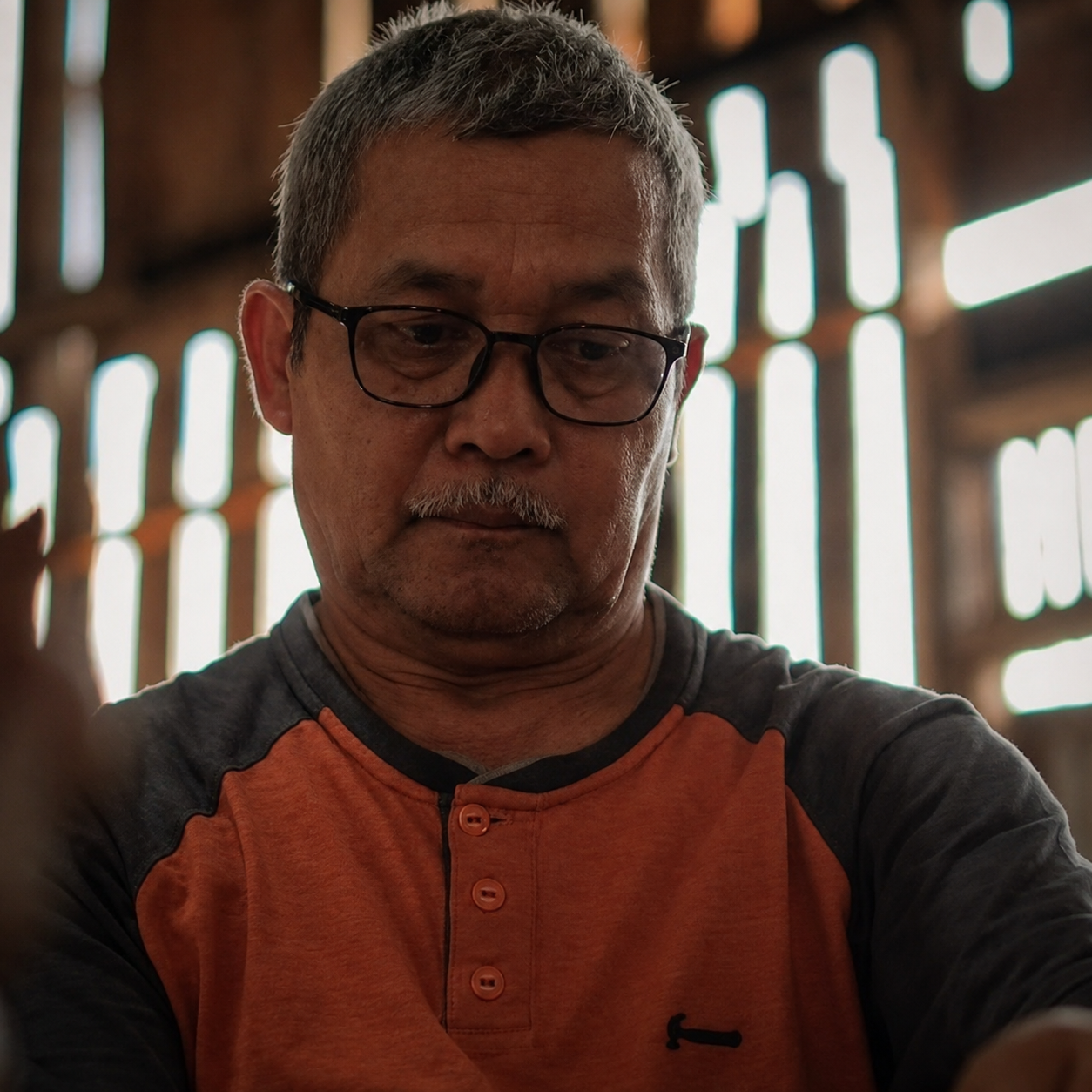 Dapur produksi, pagi hari